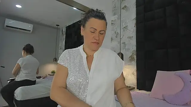 Snapshot of CharlotteG_ chatting on 07.04.26 CharlotteG online show from 07.04.26