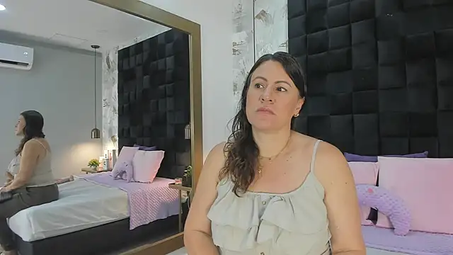 Snapshot of CharlotteG_ chatting on 07.05.26 CharlotteG online show from 07.05.26