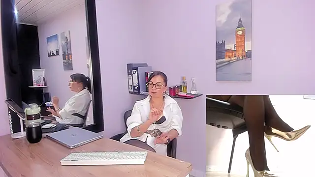 Snapshot of Greta_Borbon_ chatting on 07.15.26 Greta Borbon online show from 07.15.26