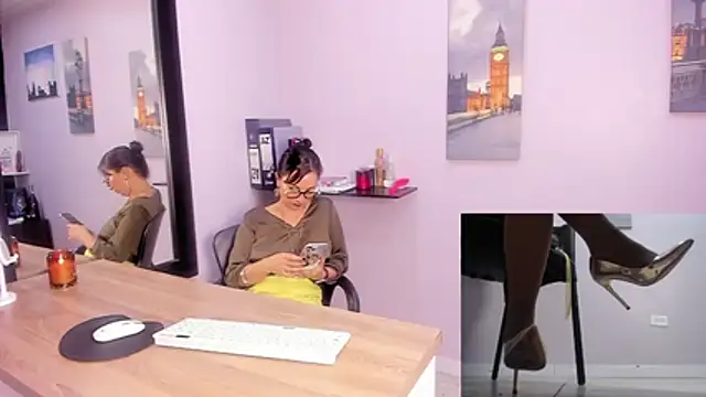 Snapshot of Greta_Borbon_ chatting on 07.16.26 Greta Borbon online show from 07.16.26
