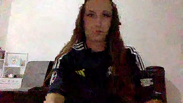 Snapshot of Coleyy_xx chatting on 06.19.26 Coleyy xx online show from 06.19.26