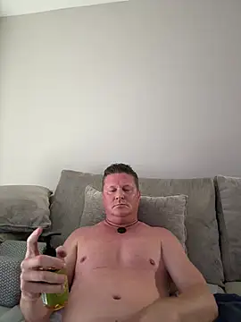 Snapshot of funandstuff chatting on 06.19.26 funandstuff online show from 06.19.26