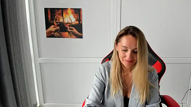 LilyDreamm online show from 07.28.26