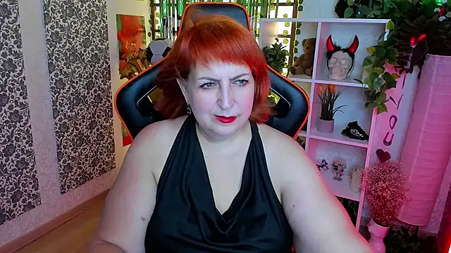 Joana Woods online show from 07.08.26