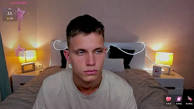 Snapshot of m0neyken chatting on 06.28.26 m0neyken online show from 06.28.26