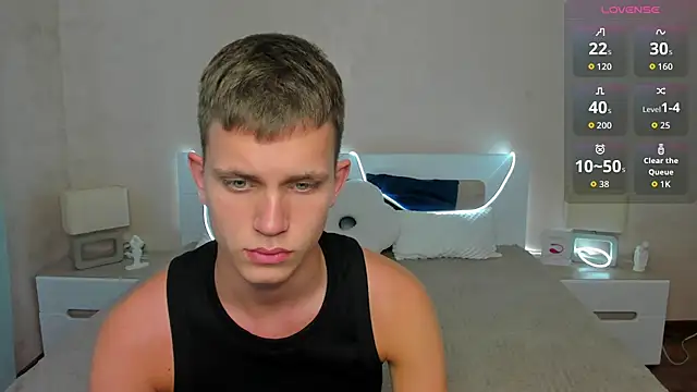 Snapshot of m0neyken chatting on 07.09.26 m0neyken online show from 07.09.26