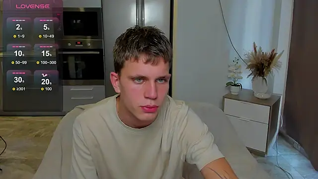 Snapshot of m0neyken chatting on 08.01.26 m0neyken online show from 08.01.26