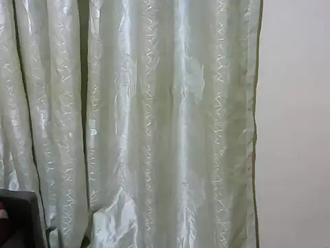 Snapshot of shypretty chatting on 07.17.26 shypretty online show from 07.17.26