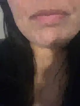 Snapshot of Quiqui28 chatting on 06.21.26 Quiqui28 online show from 06.21.26