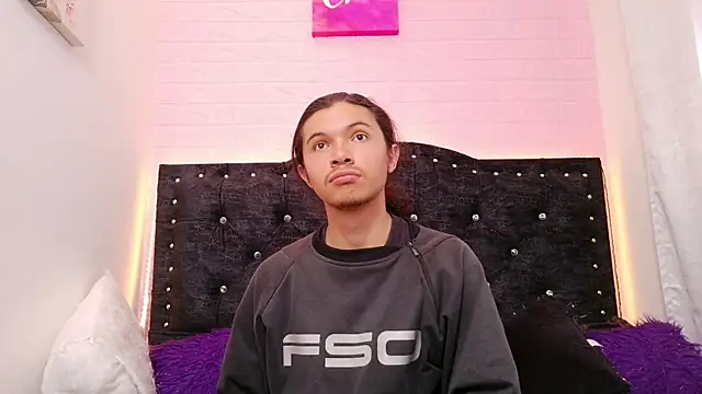 Frankie Lm online show from 06.20.26