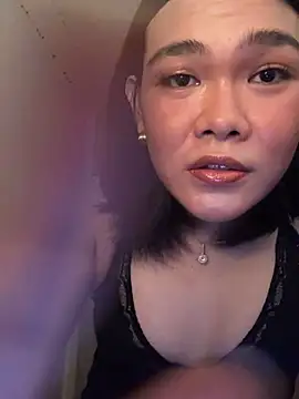 Snapshot of lunapitches chatting on 06.23.26 lunapitches online show from 06.23.26