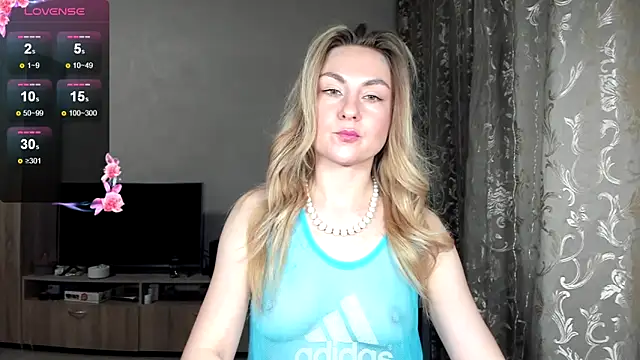 Snapshot of kelly_copperfield chatting on 02.08.25 kelly copperfield online show from 02.08.25