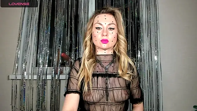 Snapshot of kelly_copperfield chatting on 02.14.25 kelly copperfield online show from 02.14.25