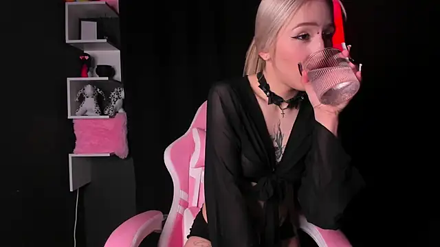 sweety lyra online show from 07.18.26