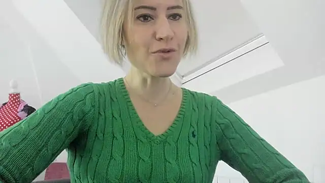 Snapshot of Ssoniaaa chatting on 02.14.25 Ssoniaaa online show from 02.14.25