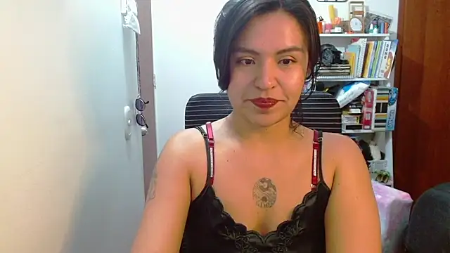 Snapshot of lilythdrake chatting on 07.03.26 lilythdrake online show from 07.03.26