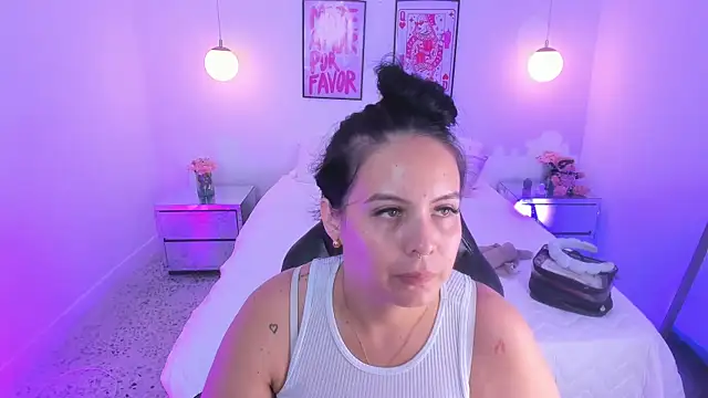 Snapshot of camilaa7 chatting on 06.24.26 camilaa7 online show from 06.24.26