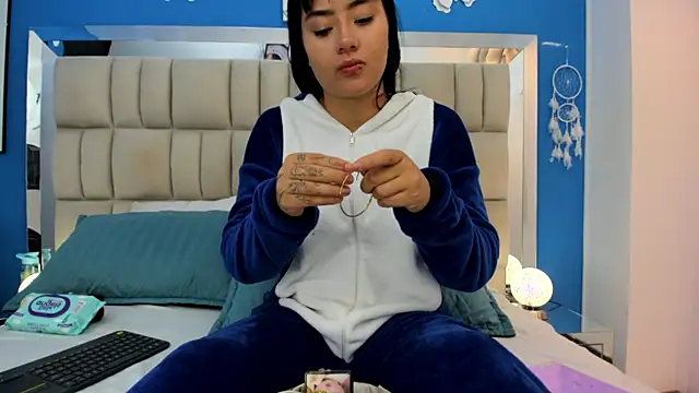 Luna black19 online show from 06.24.26