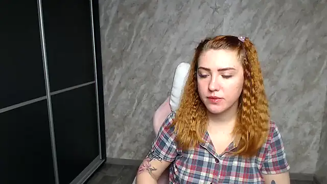 Reginasmilee online show from 01.12.26