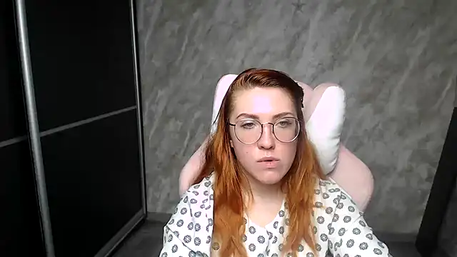 Reginasmilee online show from 02.15.26