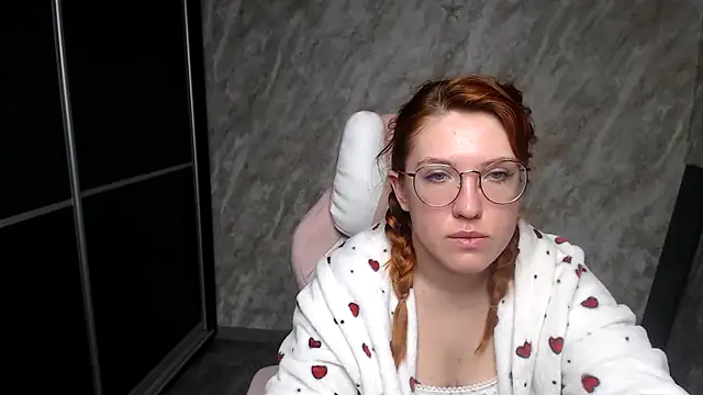 Reginasmilee online show from 02.21.26