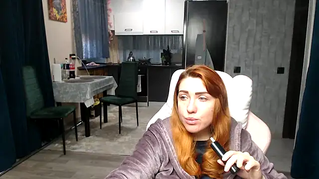 Reginasmilee online show from 04.25.26