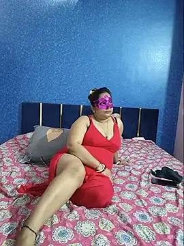 Snapshot of Sanvika chatting on 06.24.26 Sanvika online show from 06.24.26