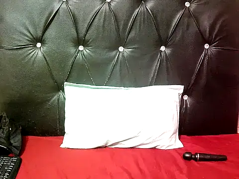 Submissivebitchxxx online show from 06.25.26