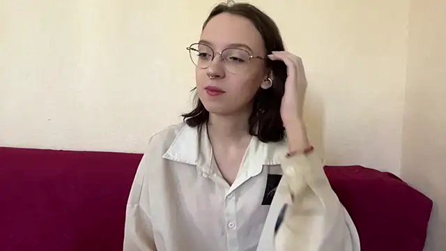 EvaRavelle online show from 07.02.26