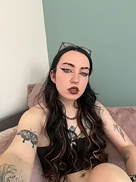 Ellie Whitfield online show from 07.16.26