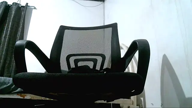 Snapshot of dominant_mistress69 chatting on 09.21.25 dominant mistress69 online show from 09.21.25