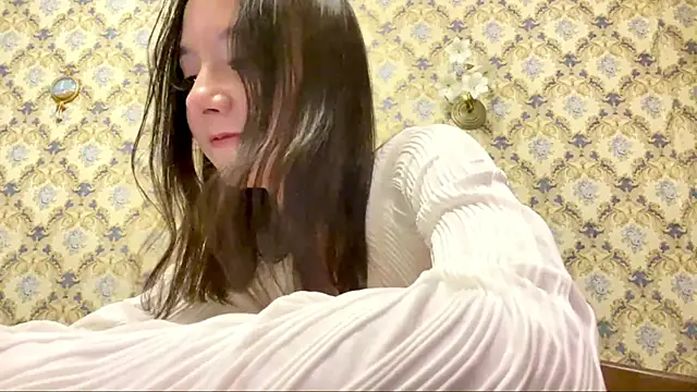 Snapshot of AftonRouillard chatting on 06.30.26 AftonRouillard online show from 06.30.26