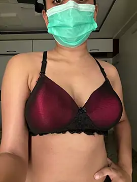 nudemee online show from 07.04.26