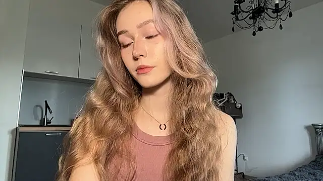 ShyandSkinnyAlice online show from 07.22.26