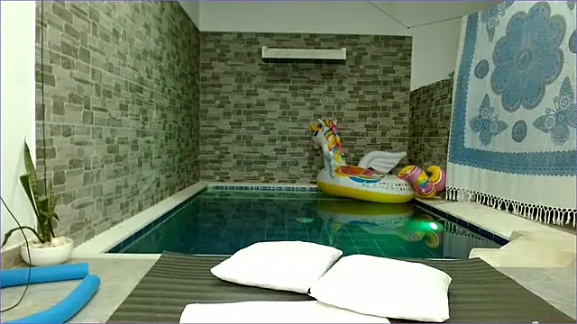 katiasupreme1 online show from 02.10.25