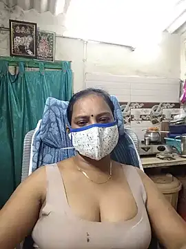 Snapshot of amudha143 chatting on 07.30.26 amudha143 online show from 07.30.26
