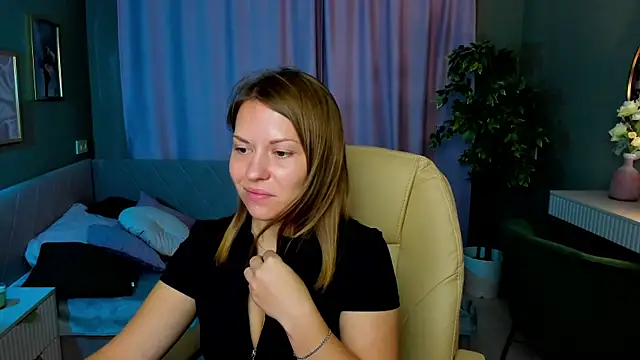 Kira Miragee online show from 07.23.26