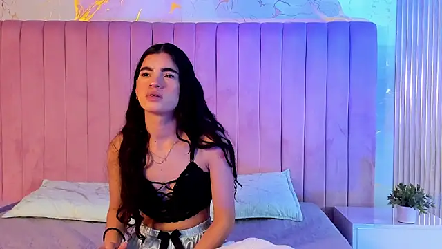 Mia Owensl online show from 07.23.26
