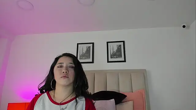 CatalinaSaanz  online show from 07.23.26