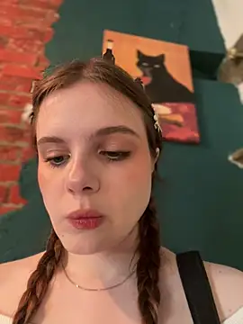 Snapshot of Lunabelle_ chatting on 07.17.26 Lunabelle online show from 07.17.26