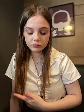 Snapshot of Lunabelle_ chatting on 07.24.26 Lunabelle online show from 07.24.26