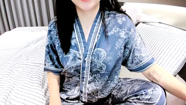 Snapshot of SungkyunnKwan chatting on 02.13.25 SungkyunnKwan online show from 02.13.25