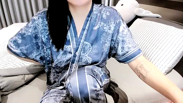 Snapshot of SungkyunnKwan chatting on 02.13.25 SungkyunnKwan online show from 02.13.25