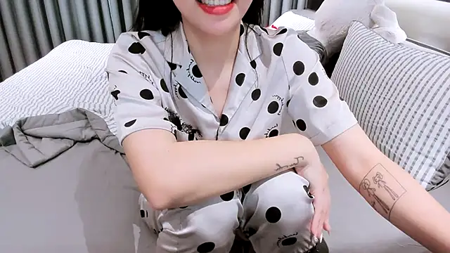 Snapshot of SungkyunnKwan chatting on 02.24.25 SungkyunnKwan online show from 02.24.25