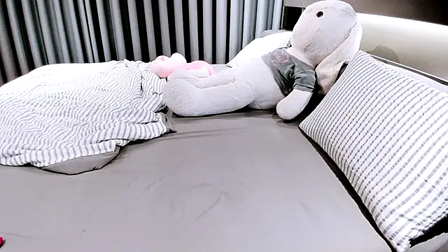 Snapshot of SungkyunnKwan chatting on 03.02.25 SungkyunnKwan online show from 03.02.25