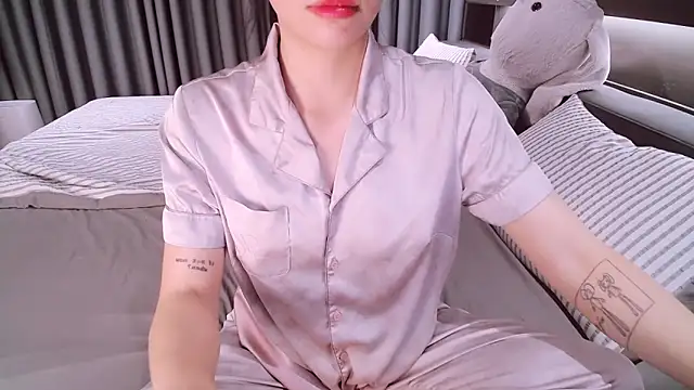 Snapshot of SungkyunnKwan chatting on 11.18.25 SungkyunnKwan online show from 11.18.25