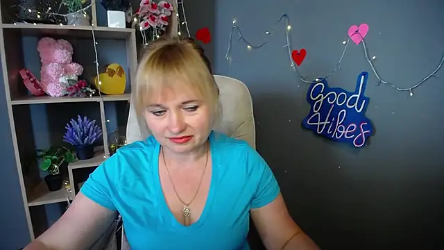 KiraSmiling online show from 07.26.26