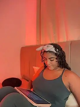 Snapshot of karlitamonroe chatting on 08.04.26 karlitamonroe online show from 08.04.26