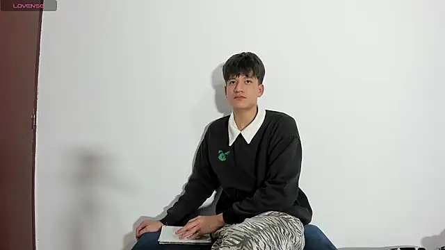 oliver2005boy online show from 07.30.26
