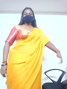 Snapshot of laxi_tamilponnu chatting on 07.22.26 laxi tamilponnu online show from 07.22.26
